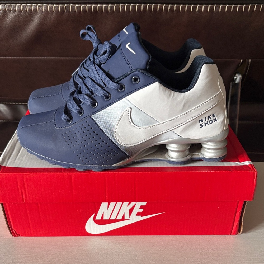 Nike Shox R4 - Picture 3 of 5